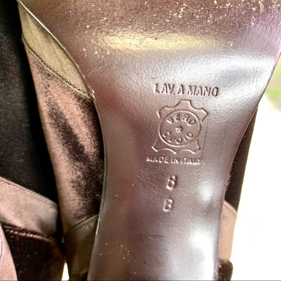 IOB BOTTEGA VENETA Handmade Brown Satin and Velvet Pumps, 8 - Picture 14 of 15